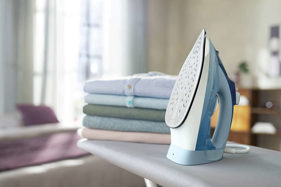 Philips 5000 series DST5020/26 iron Steam iron SteamGlide Plus soleplate – image 2
