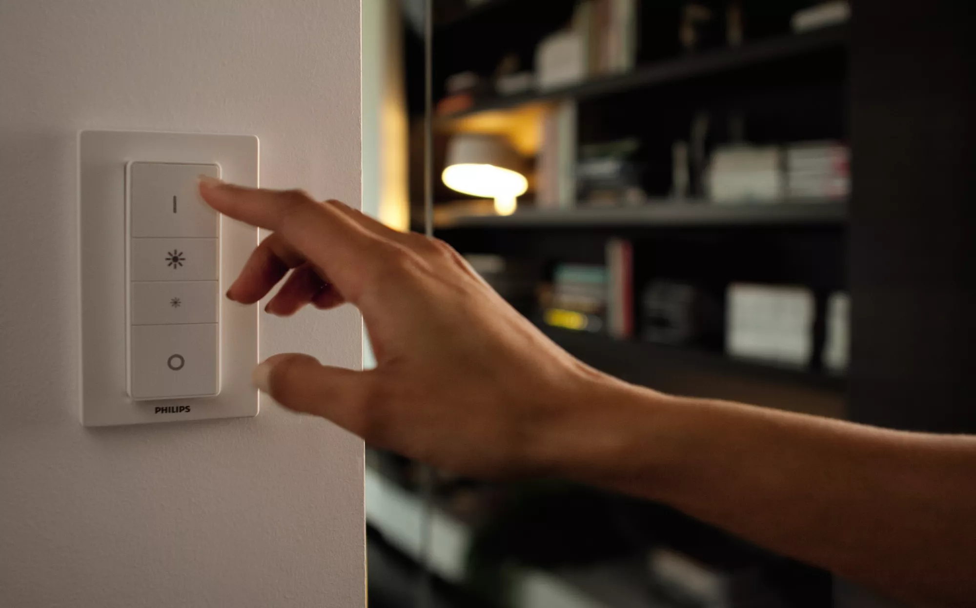 Philips by Signify Philips Hue White Starter kit B22 – image 3
