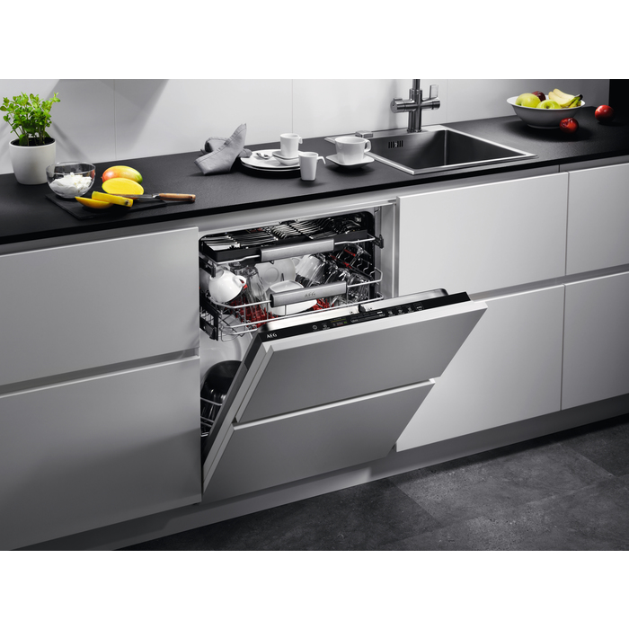 AEG FSE83727P Freestanding 15 place settings – image 3