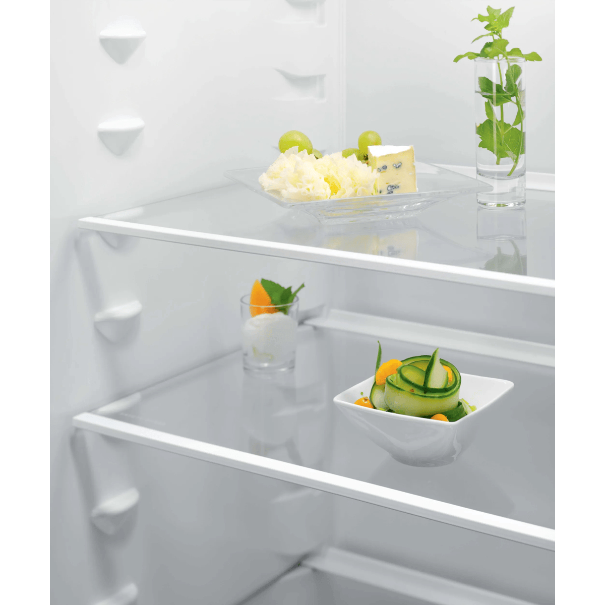 Electrolux EFD6DE18S combi-fridge Built-in – image 3