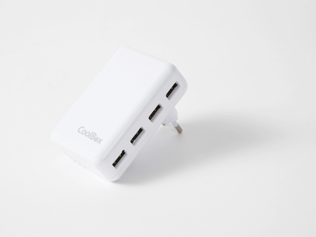 CoolBox COO-UX4W power adapter/inverter Indoor – image 3