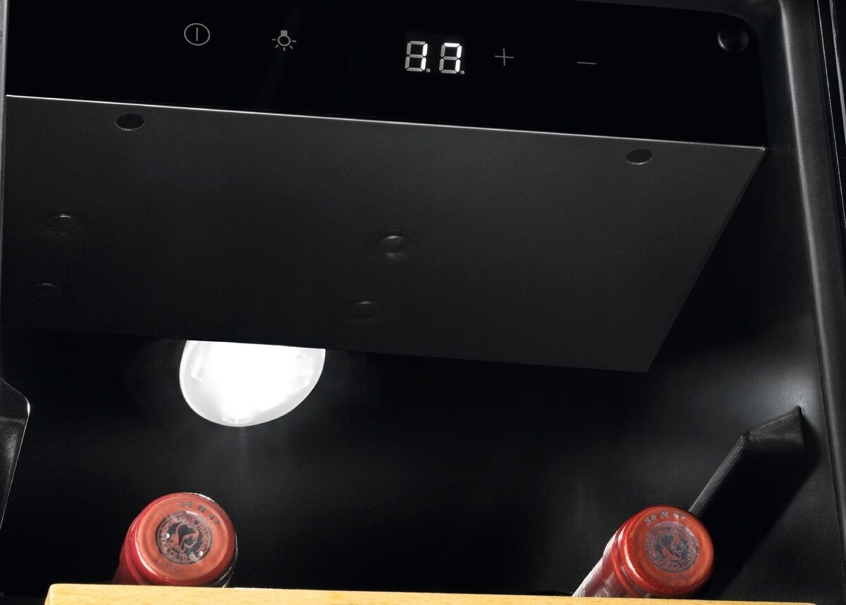 AEG AWUS020B5B Built-in Black 20 bottle(s) – image 4