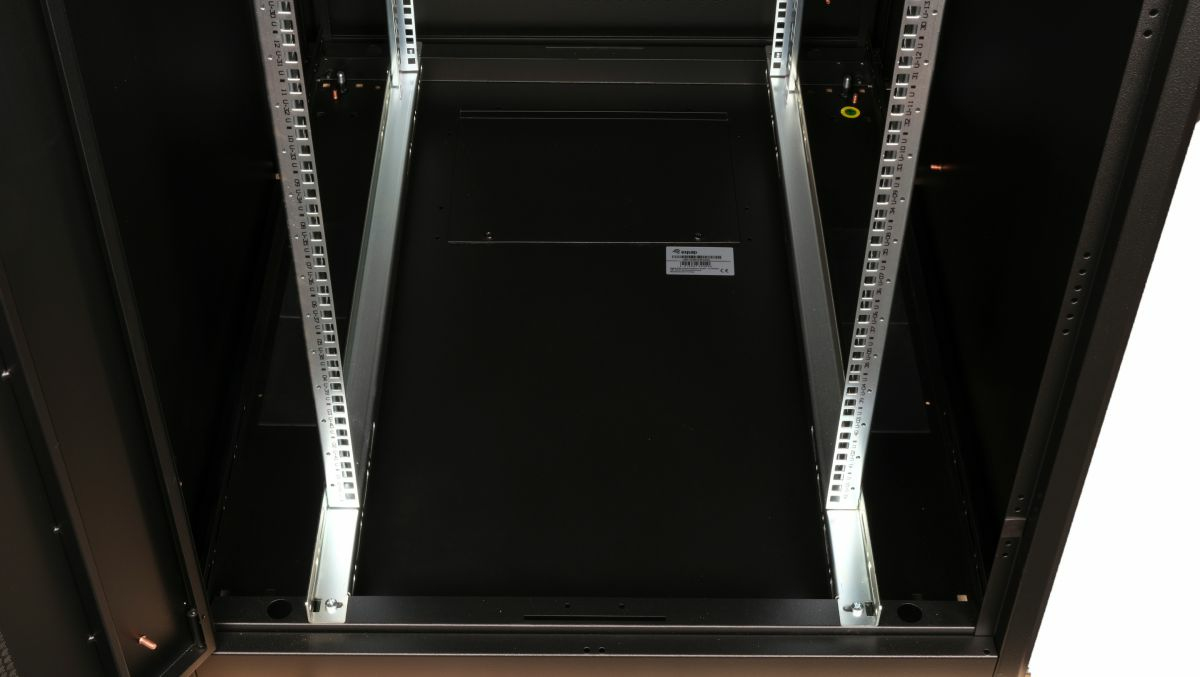 Equip Basic Flex 19' Cabinet, 42U – image 6