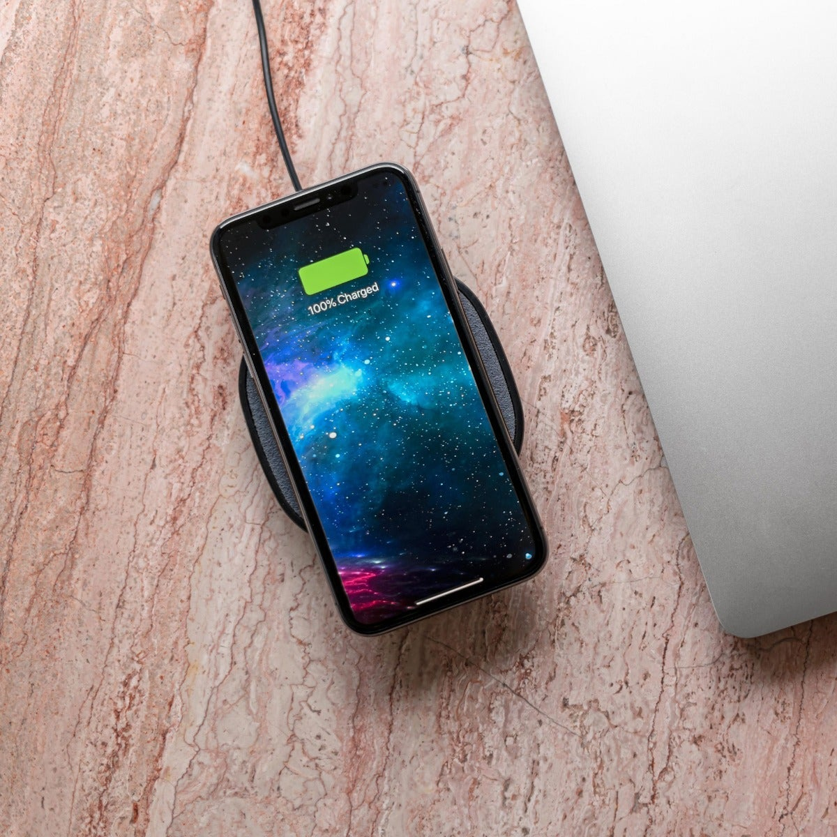 mophie 409903378 mobile device charger Smartphone Black AC Wireless charging Indoor – image 2