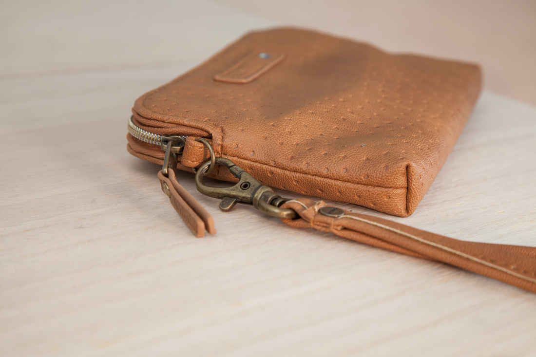 Golla Air Wristlet – image 9