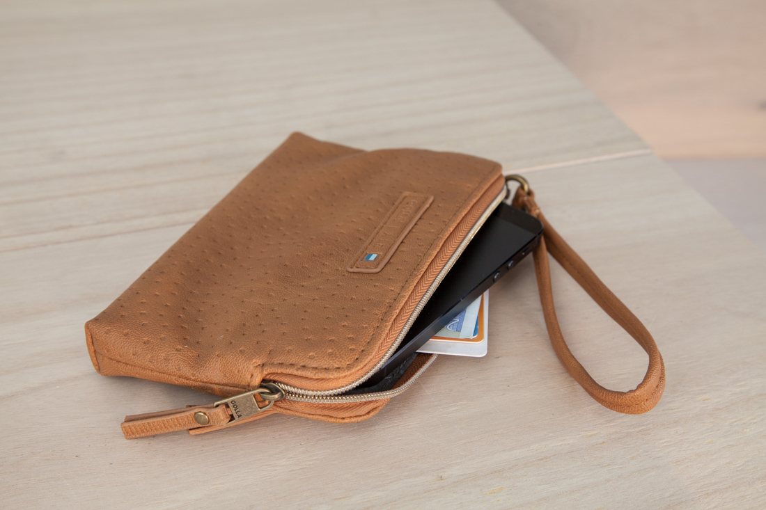 Golla Air Wristlet – image 5