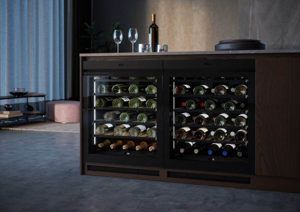 AEG AWUS040B8B Built-in Black 40 bottle(s) – image 8