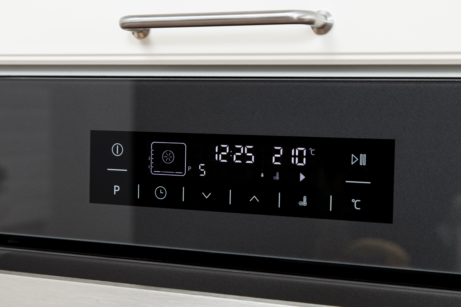 Beko BIM24400ZGCS oven – image 6