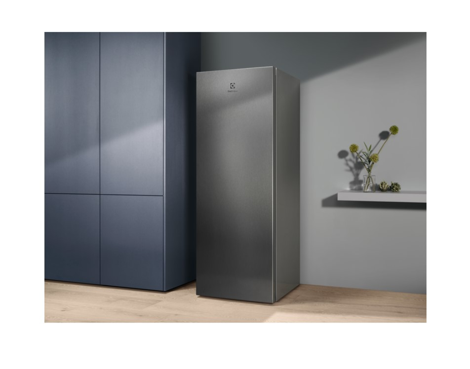 Electrolux LUT1NE32X freezer Upright freezer Freestanding – image 3