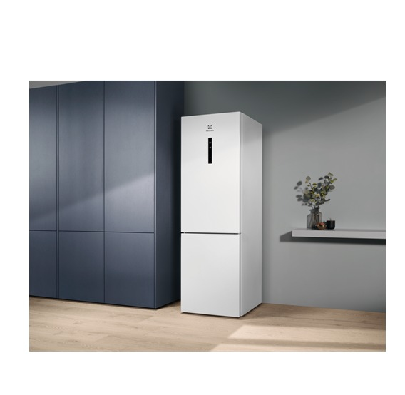 Electrolux LNC7ME32W2 Freestanding – image 6