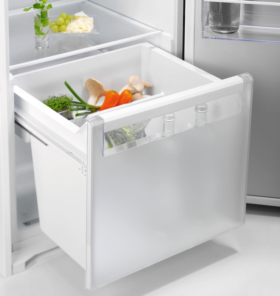 Electrolux KRD6DE18S fridge Built-in – image 3