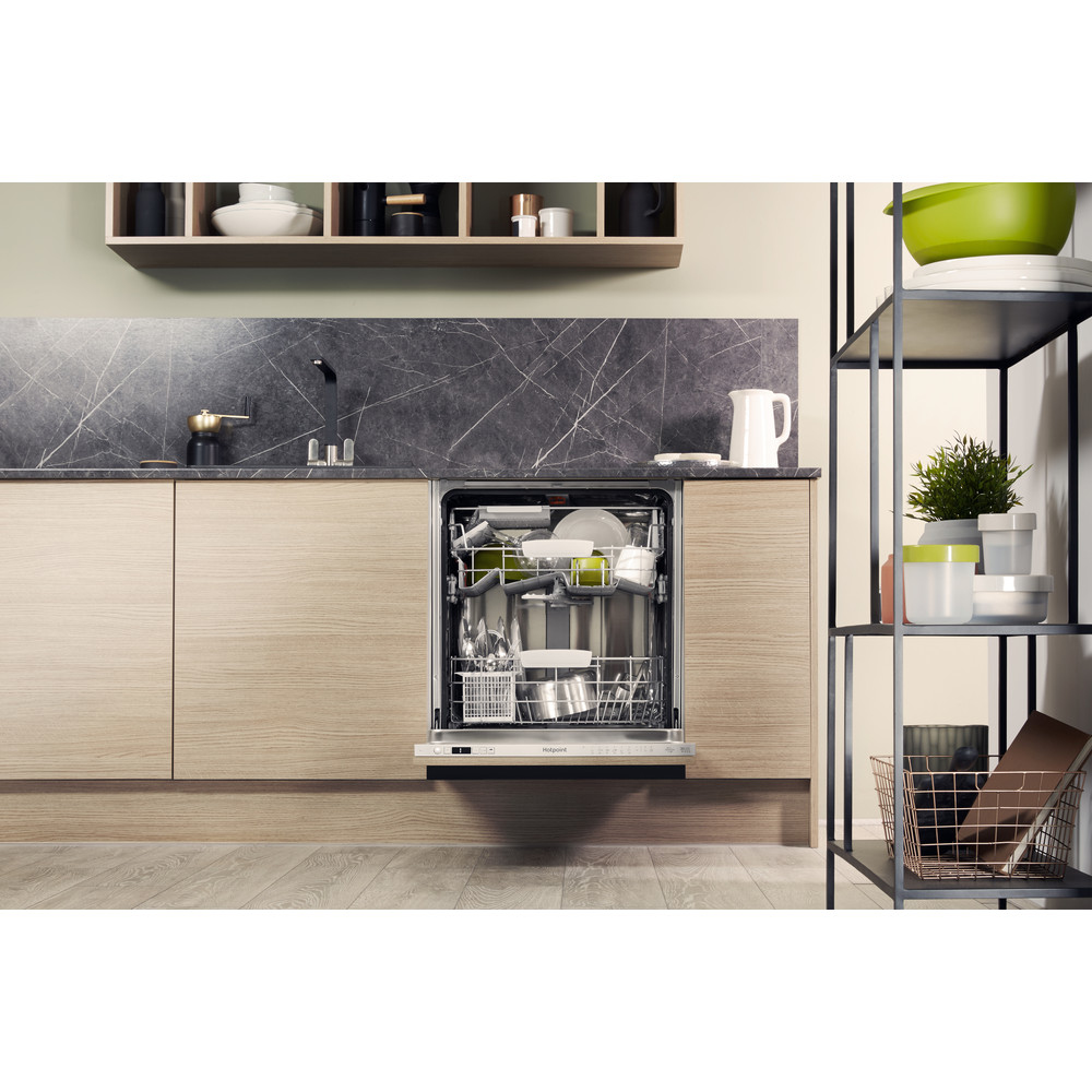 Hotpoint HIO 3C22 WS C UK – image 6