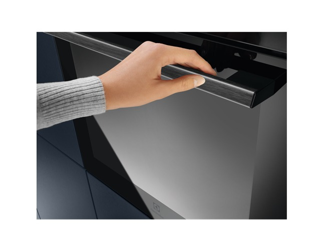 Electrolux EOC8P39WZ 72 L 3380 W Black – image 4