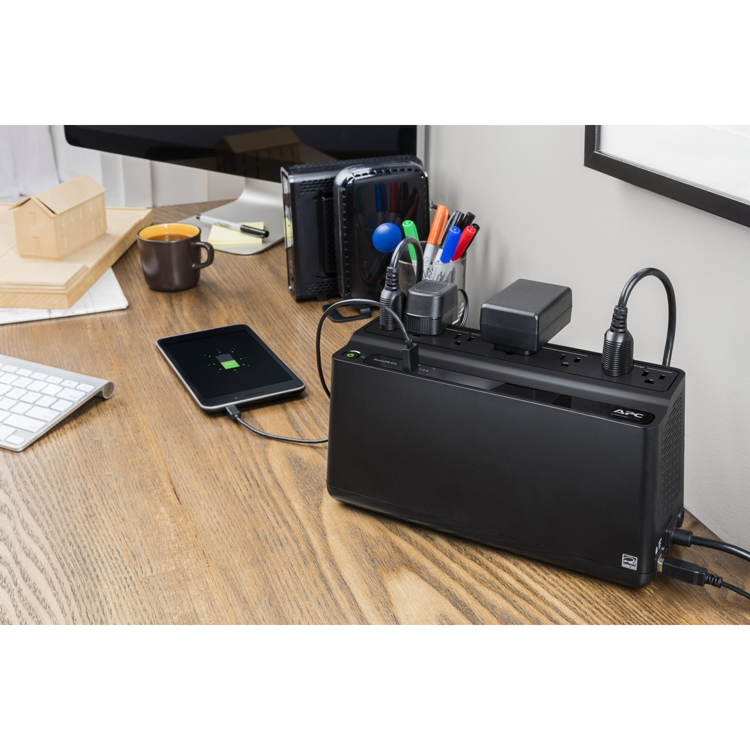 APC BE670M1 uninterruptible power supply (UPS) Standby (Offline) 0.675 kVA – image 2