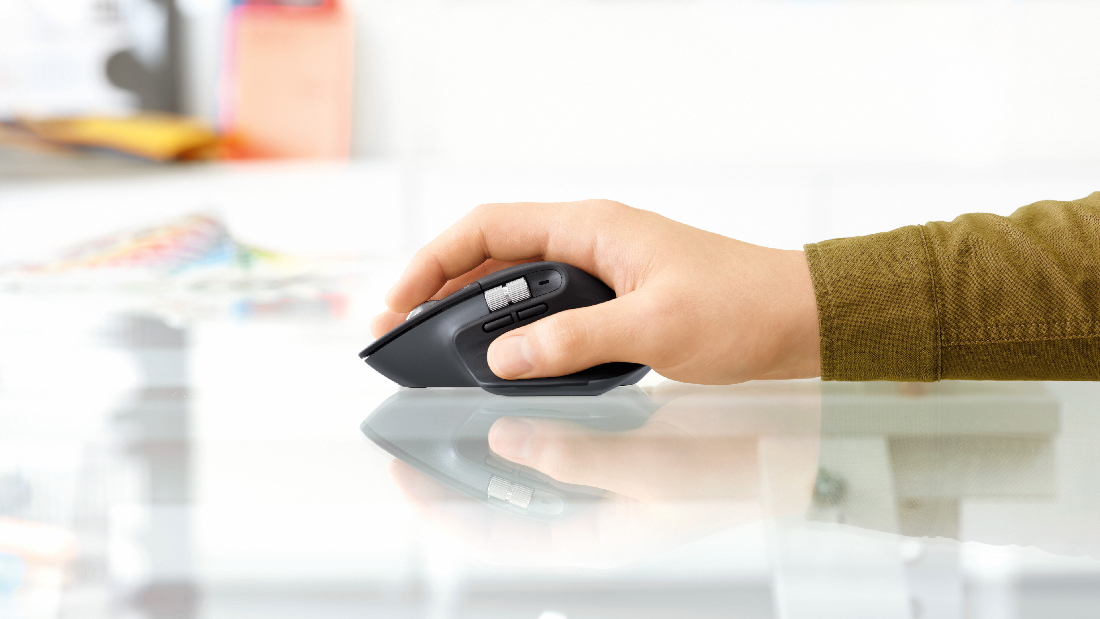 Logitech 910-006561. Form factor: Right-hand. Movement detection technology: Optical, Device interface: Bluetooth, Movemen