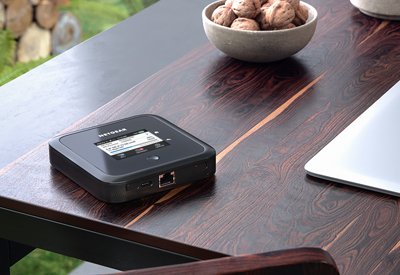 NETGEAR M5 Cellular network modem/router – image 3