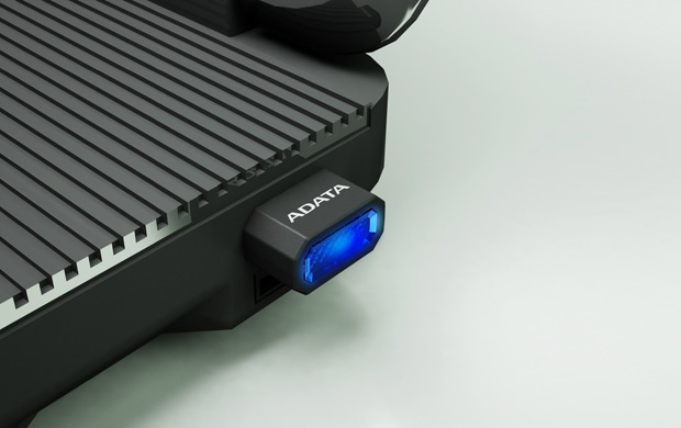 ADATA 4GB microSDHC Class 4 + microReader Ver.3 – image 2