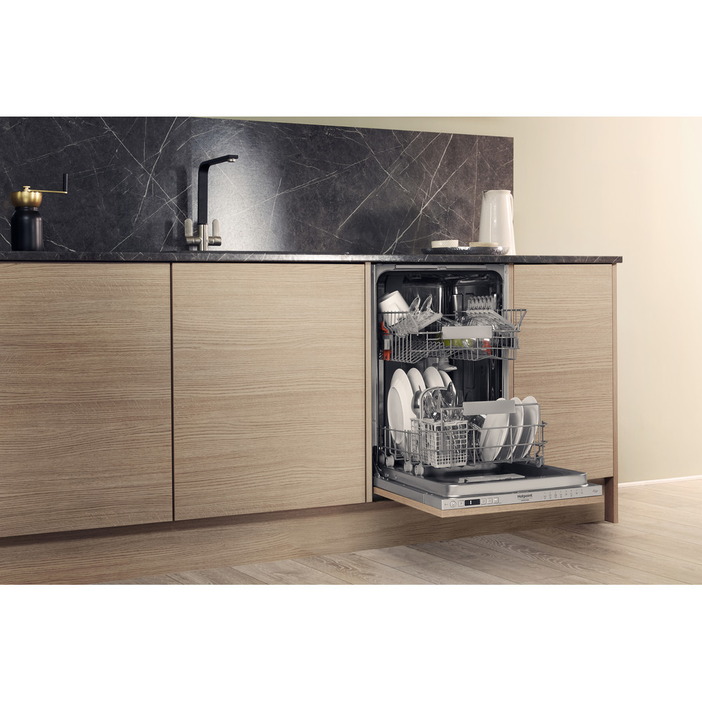 Hotpoint HSIC 3T127 UK – image 4