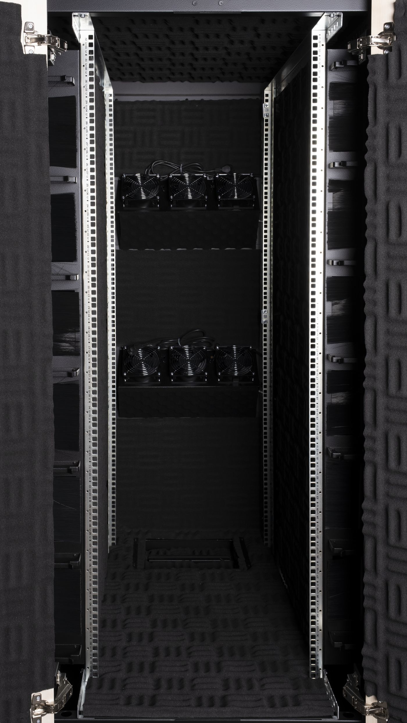 Lanview LVR300132 rack cabinet 32U Maple colour – image 5