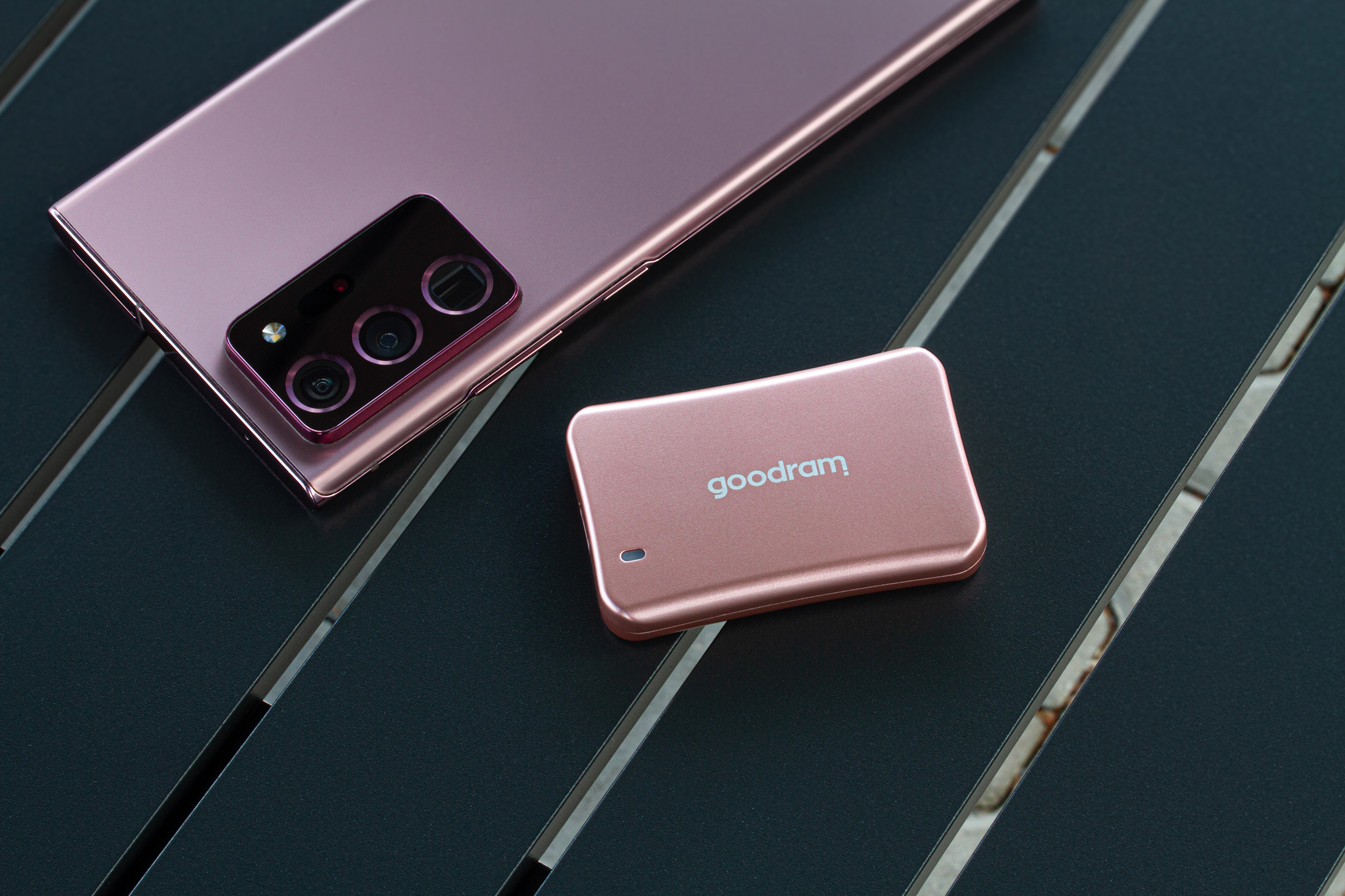 Goodram SSDPR-HX200-1K0-RG external solid state drive 1 TB USB Type-C USB 3.2 Gen 2×2 Rose gold image 4