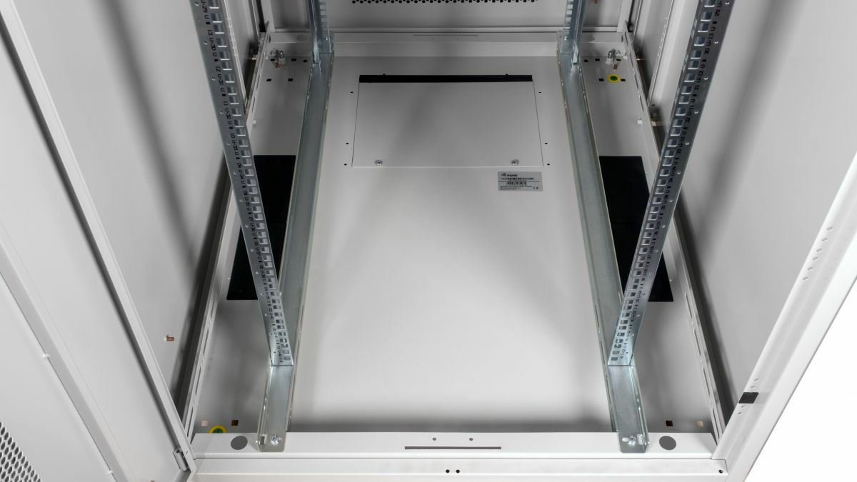 Equip Basic Flex 19' Cabinet, 42U – image 6