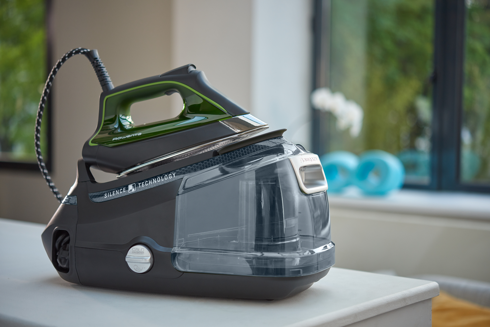 Rowenta DG9248 2800 W 1.3 L Microsteam 400 HD Laser soleplate Black, Grey – image 3