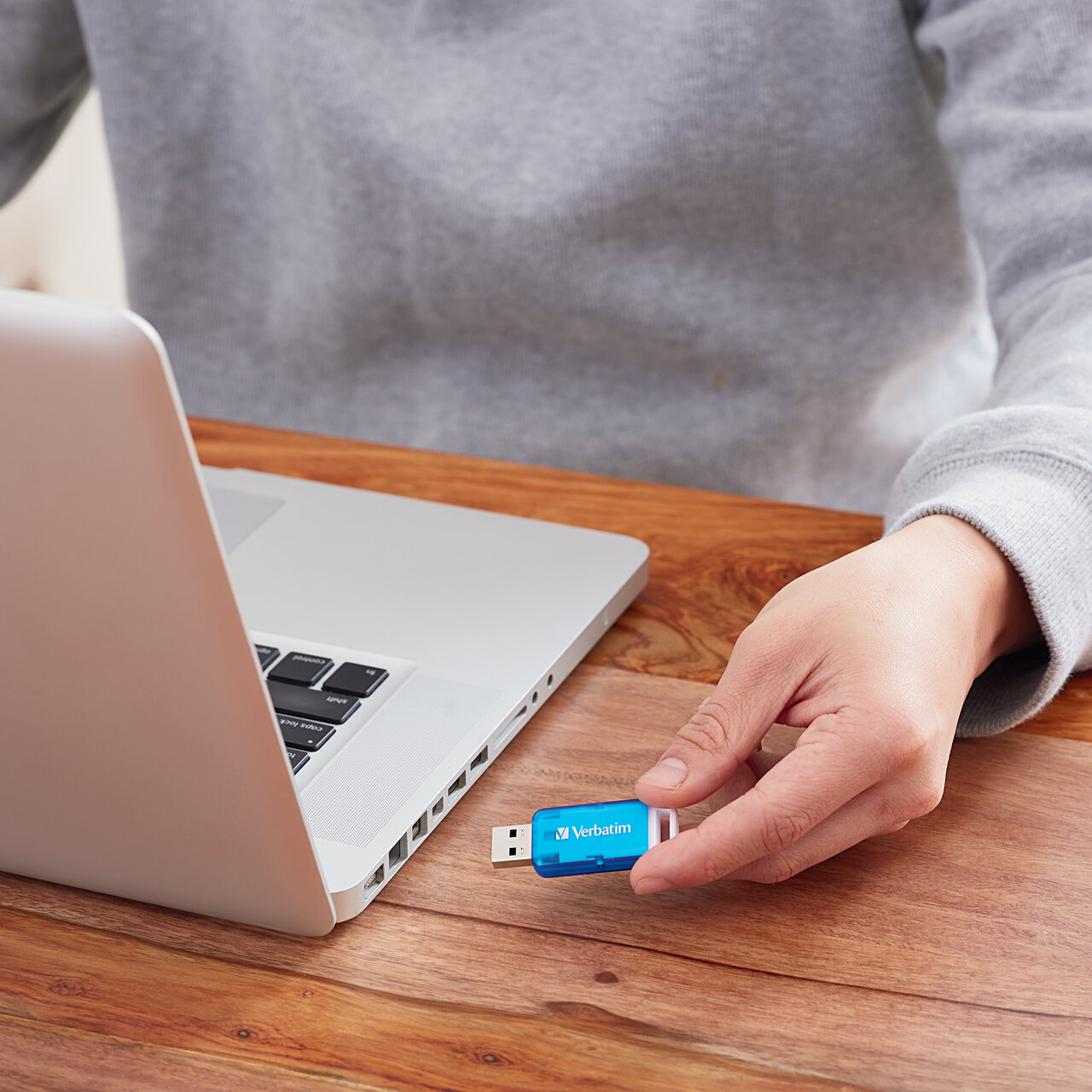Verbatim 71270 USB flash drive – image 2