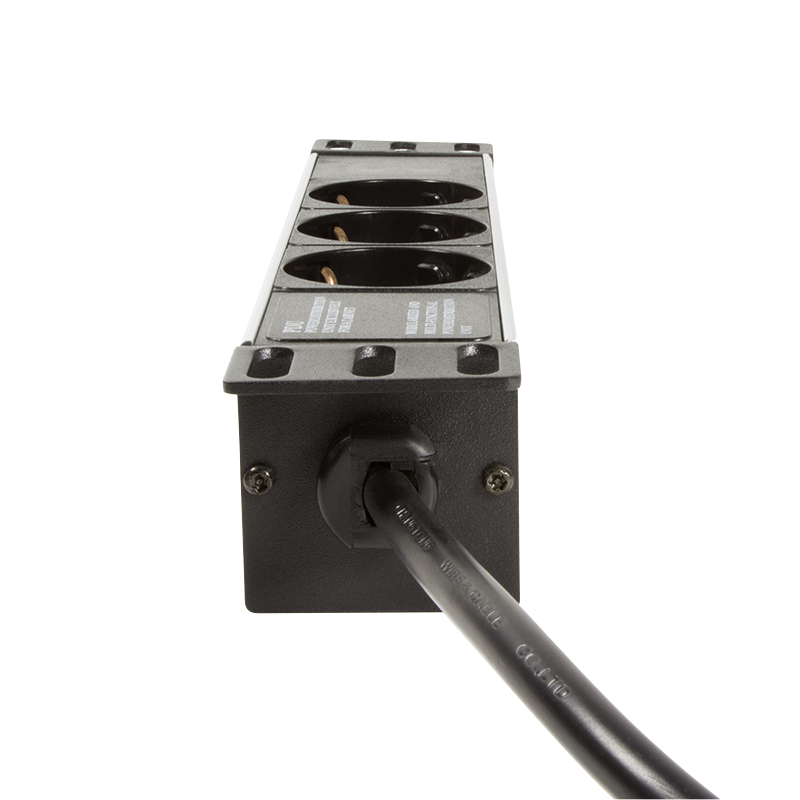 LogiLink PDU3B01 power distribution unit (PDU) 3 AC outlet(s) 1U Black – image 5