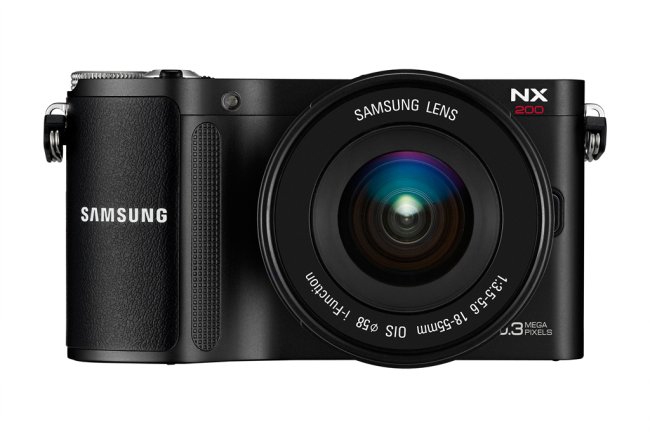 Samsung NX200 + 18-55mm II OIS