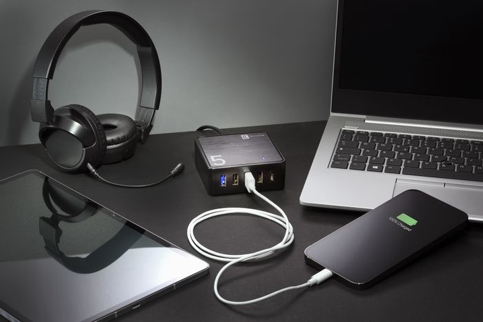 Cellularline Desk Charger - USB-C Laptop, MacBook, iPhone, Samsung, Huawei, Xiaomi and other Smartphones and Tablets – image 4