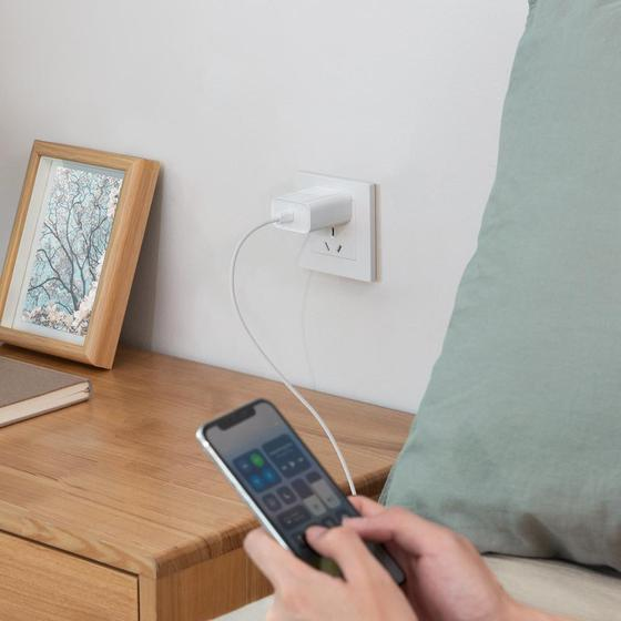 Ugreen 70149 mobile device charger Mobile phone, Other White AC Fast charging Indoor – image 4