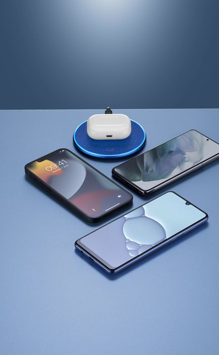 Cellularline Tweed wireless charger – image 3