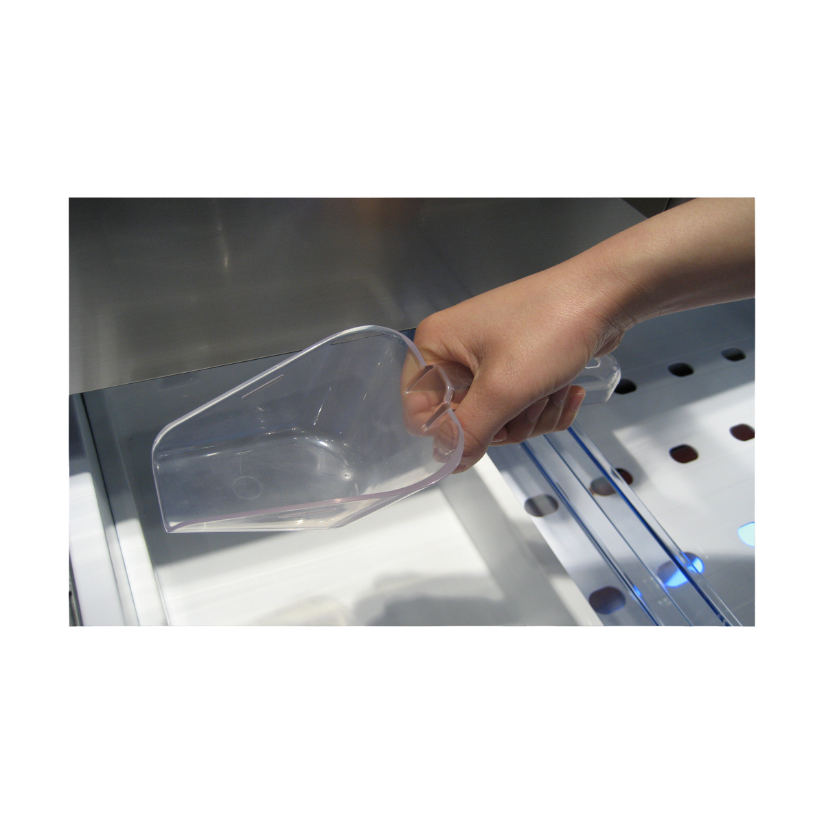 Haier HB21FSSAA side-by-side refrigerator Freestanding – image 4