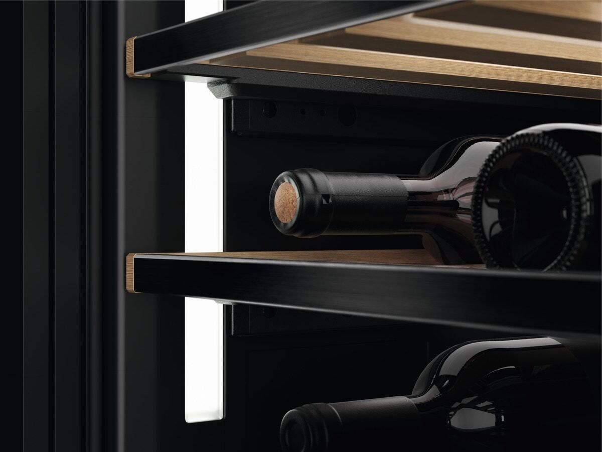 AEG AWUS040B8B Built-in Black 40 bottle(s) – image 4
