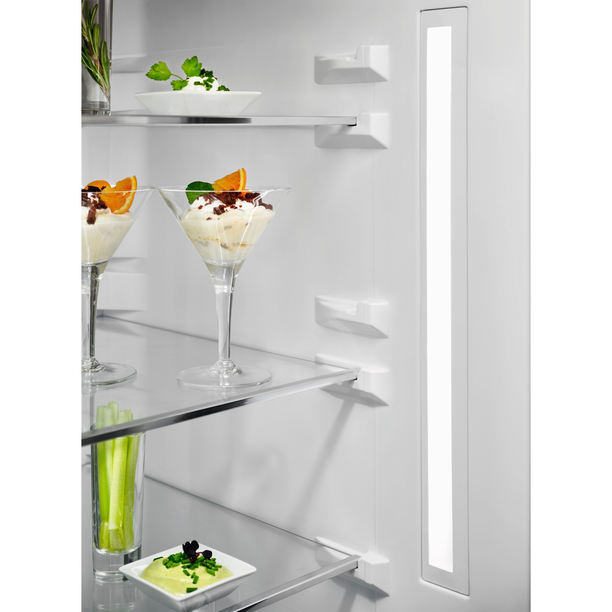 Electrolux LNT7MD32X2 Freestanding – image 4