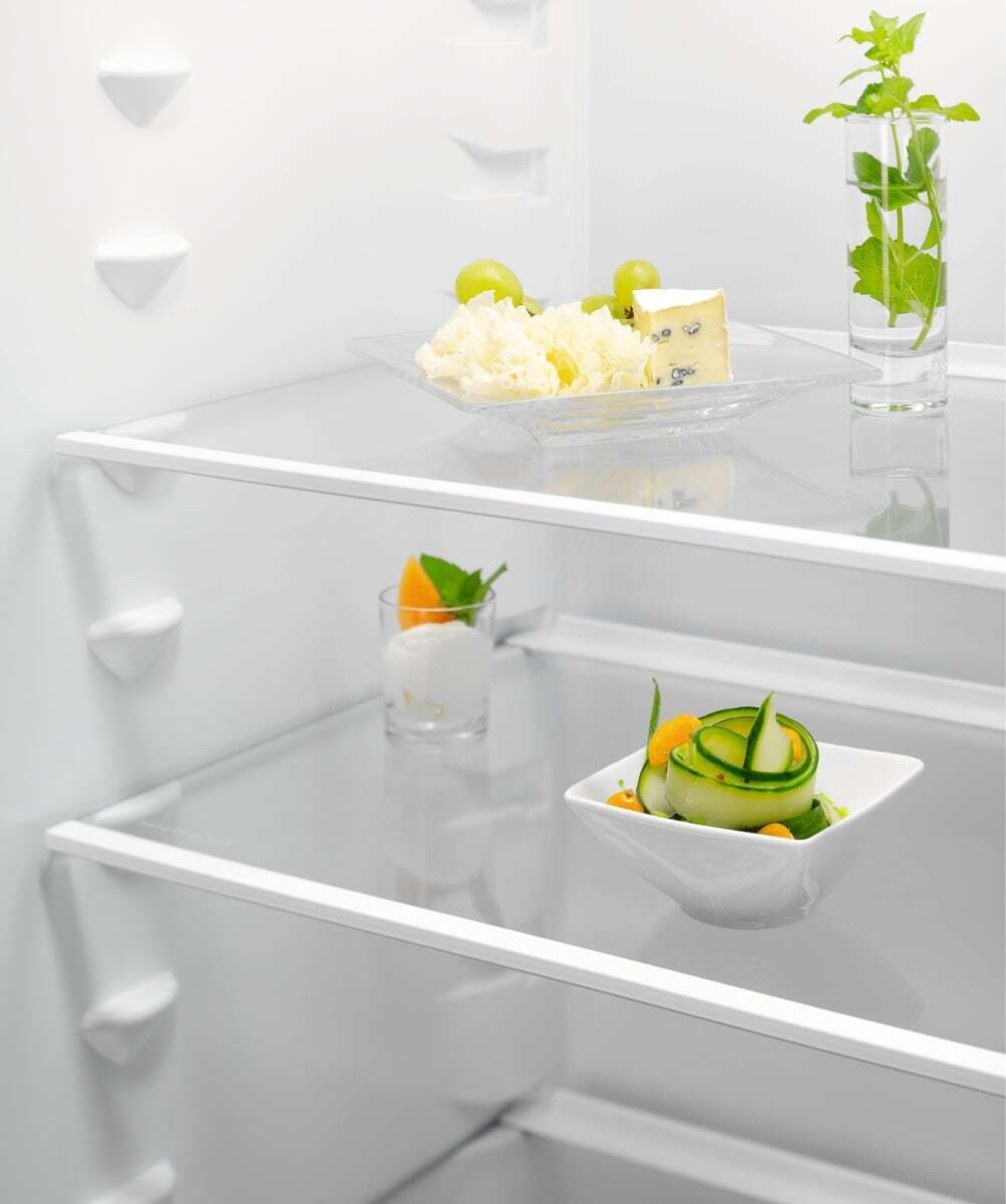 Electrolux KRD6DE18S fridge Built-in – image 2