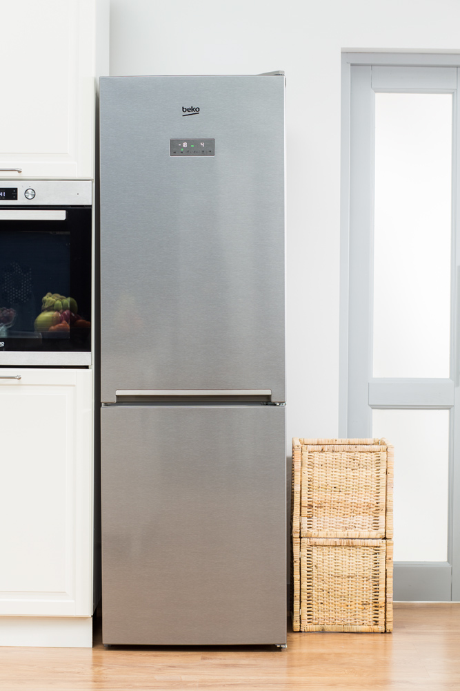Beko MCNA366E30ZXB fridge-freezer Freestanding – image 5