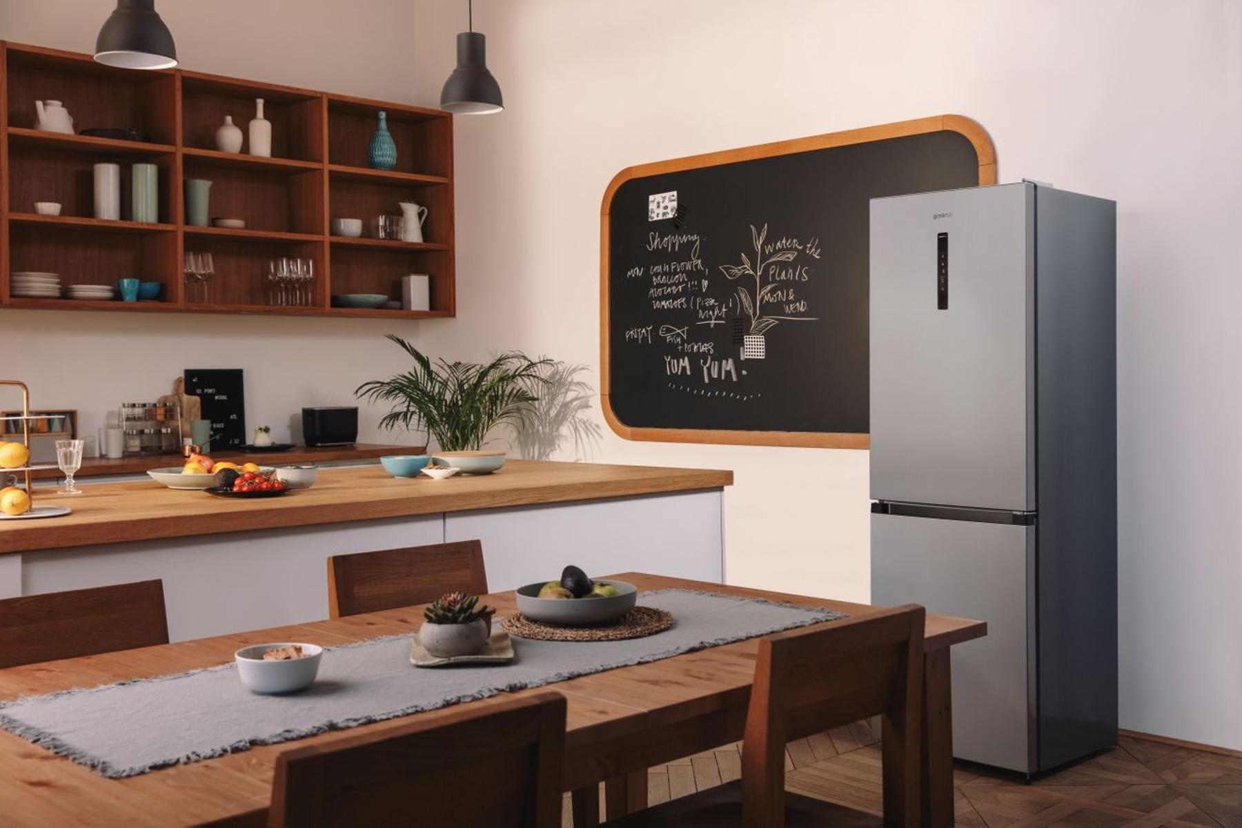 Gorenje Fristående kyl /frysskåp med Multiflow 360° för jämn kylning på alla hyllor och NoFrost Plus som eliminerar behovet av avfrostning. Fast Freeze fryser s – image 9