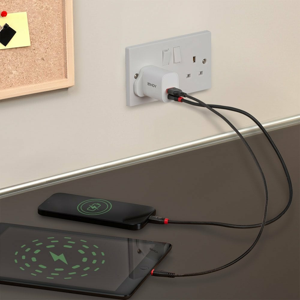 Lindy 20W USB Type A and C Charger – image 3