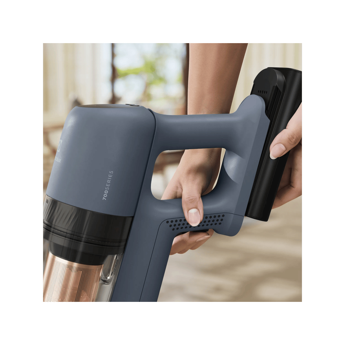 Electrolux EP72H21WET 2-in-1 stick vacuum Battery Dry Bagless – image 8