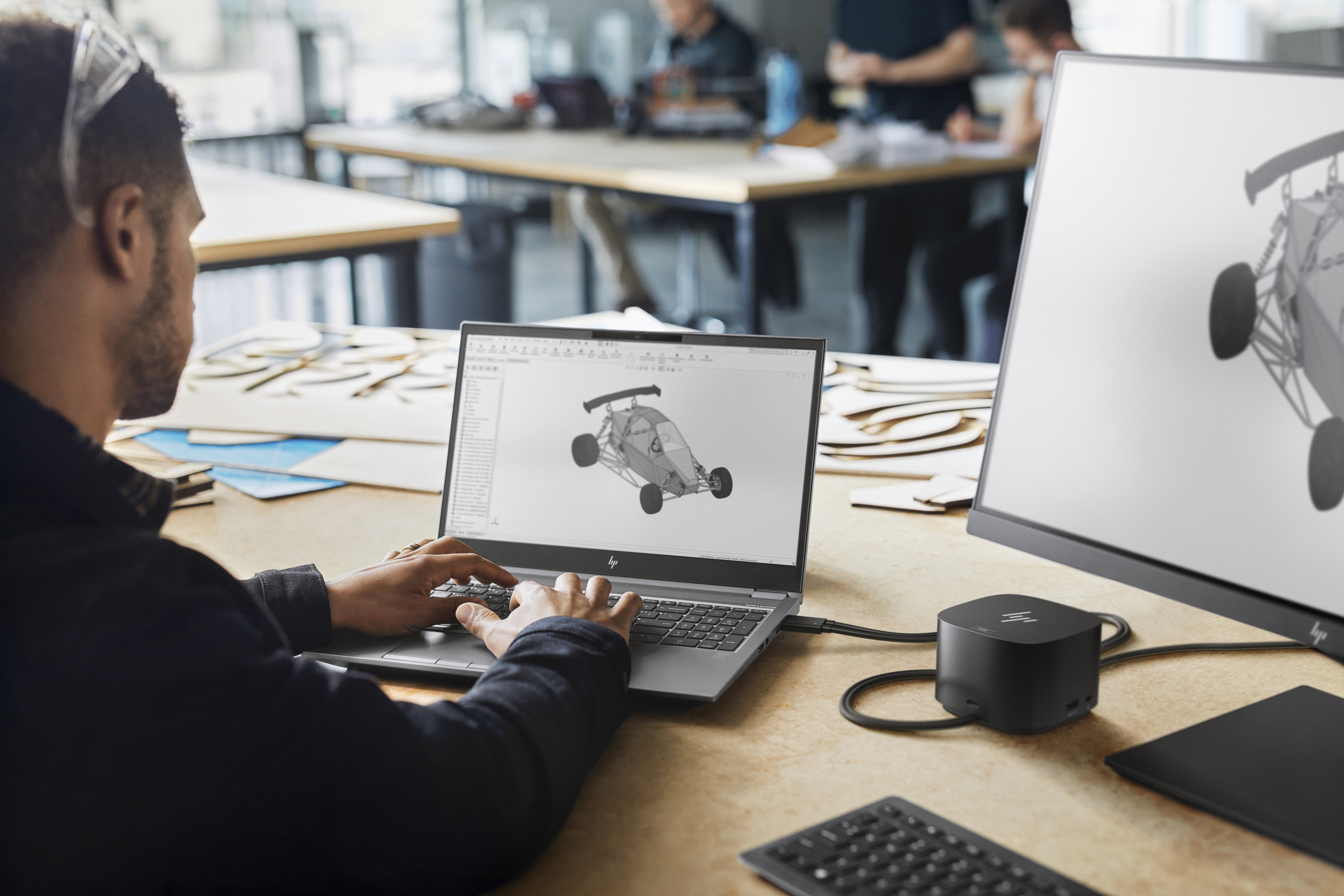 HP Thunderbolt Dock 280W G4 w/Combo Cable. Connectivity technology: Wired, Host interface: Thunderbolt 4. Product colour: 