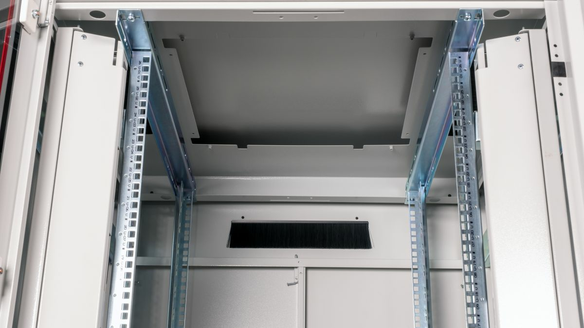 Equip Dynamic Flex 19' Cabinet, 26U – image 7