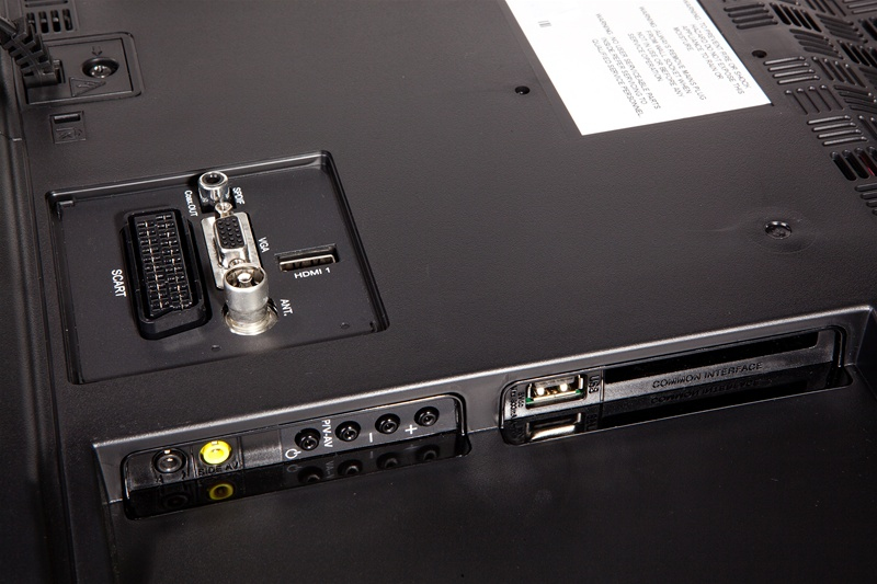 Salora 19LED7000T TV – image 5
