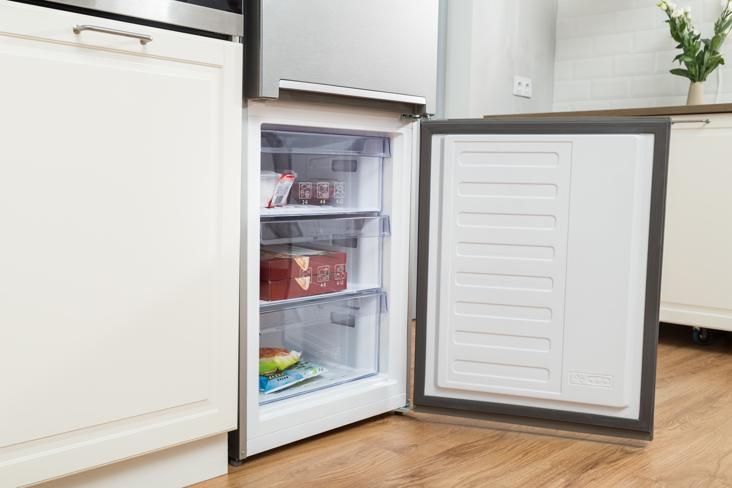 Beko MCNA366E30ZXB fridge-freezer Freestanding – image 8