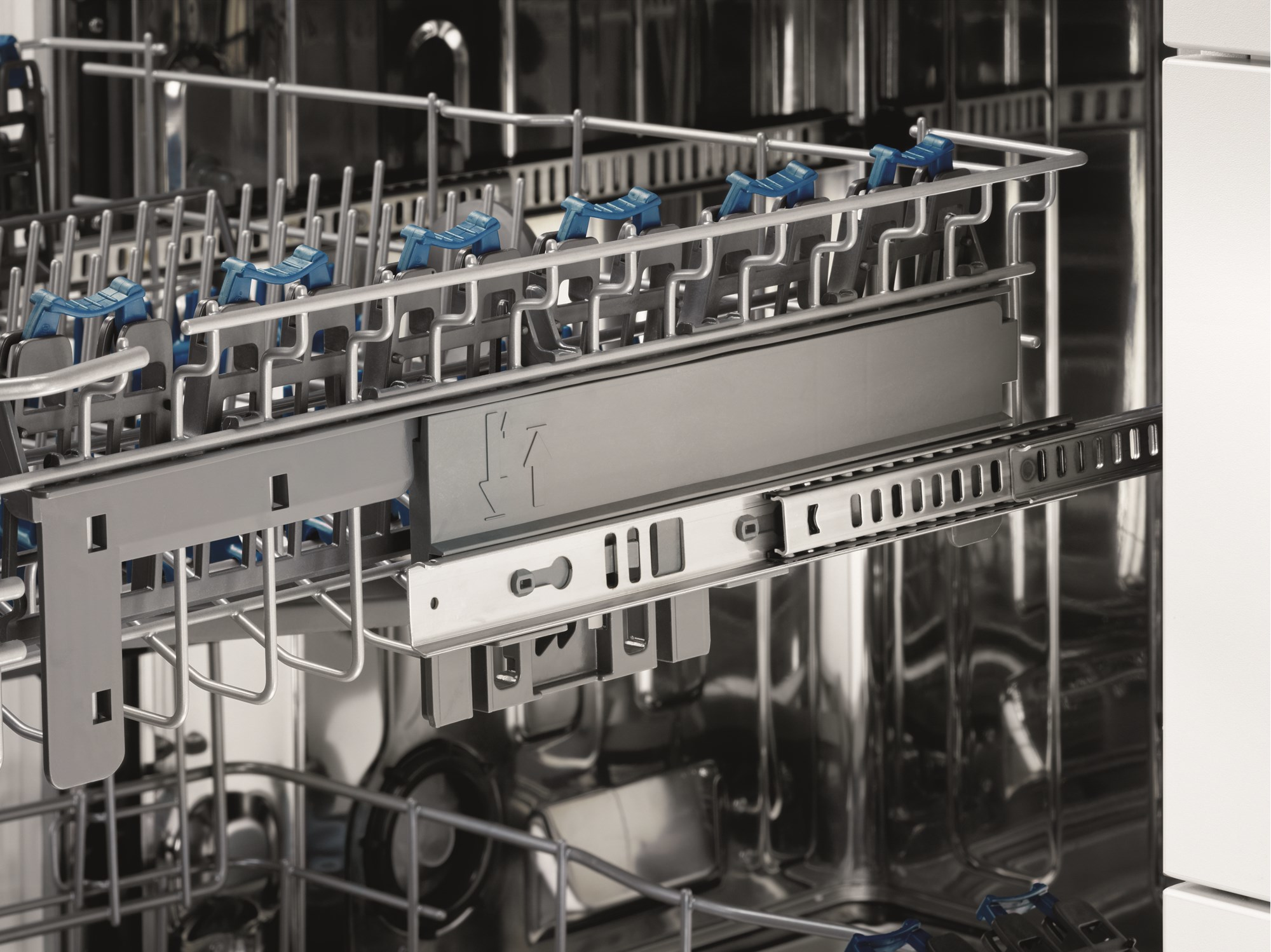 Electrolux ESL8825RA Fully built-in 15 place settings – image 3