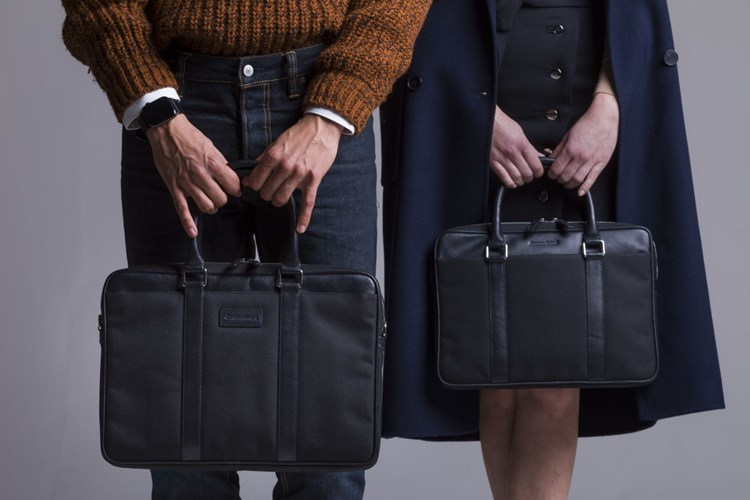 dbramante1928 Ginza - 16” Duo Pocket Laptop Bag - Black – image 8