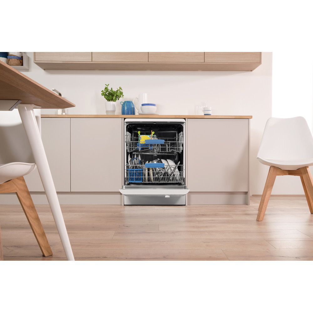 Indesit DFP 27T96 Z UK – image 3
