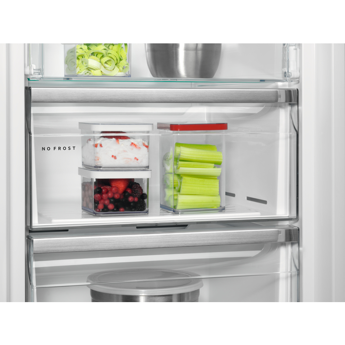 AEG AGB728E4NX freezer Upright freezer Freestanding – image 7
