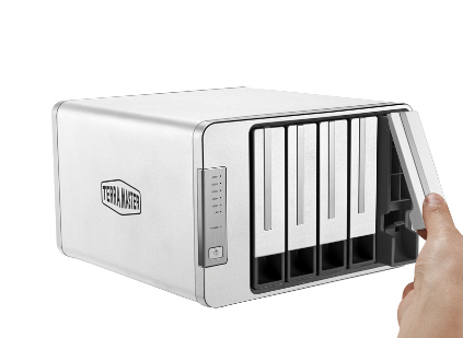 TerraMaster F5-221 20TB 5x4TB Seagate IronWolf 5 Bay NAS Desktop – image 4