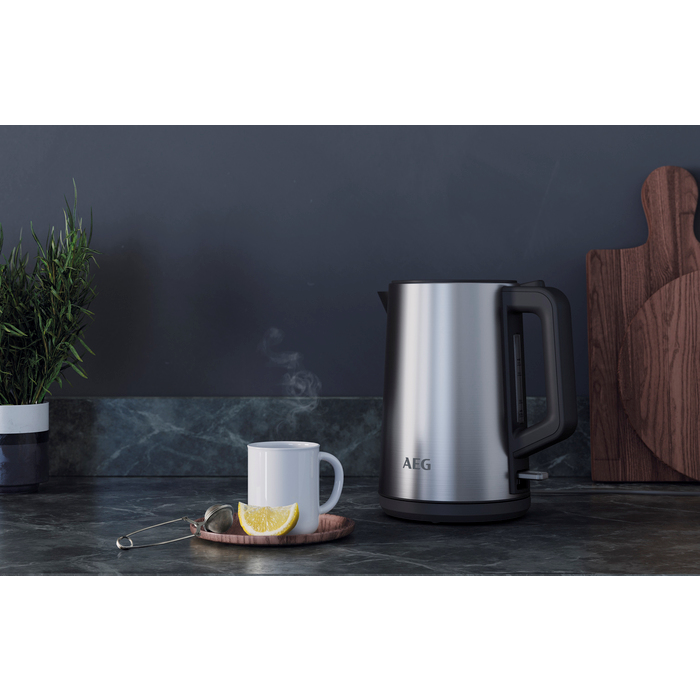 AEG K4-1-4ST electric kettle – image 4